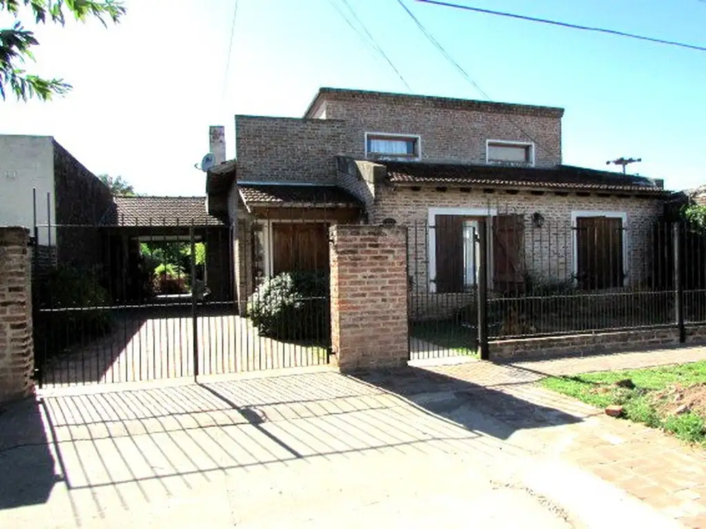 VENTA CASA CON POCA ANTIGUEDAD-SAN ANTONIO DE ARECO