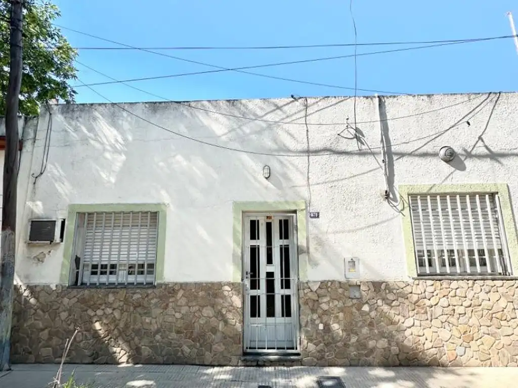 CASA DE 2 DORMITORIOS A LA VENTA EN ZONA SUR