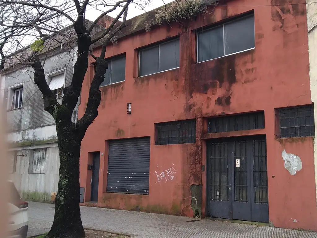 Galpón en venta en Barracas 320 m2 en 2 plantas