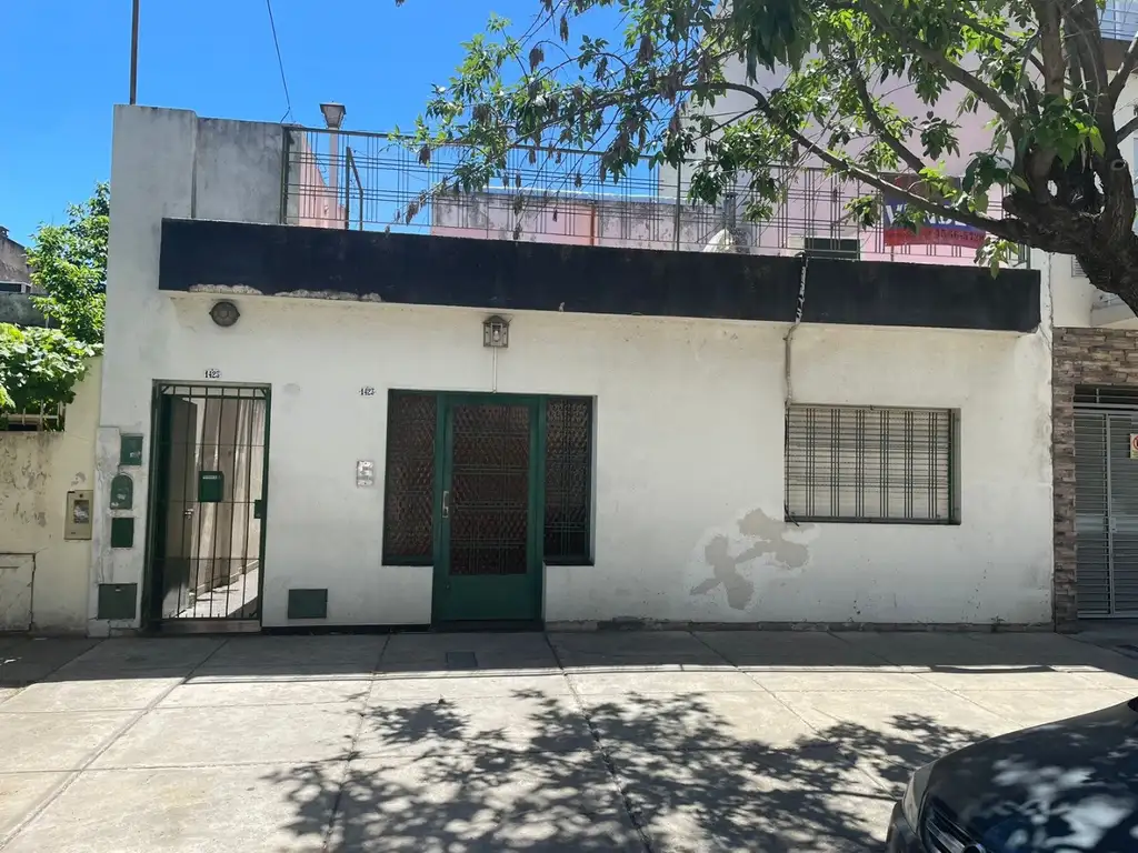 Lote propio de 8,69x30 actualmente con dos ph independientes en excelente zona  se vende junto