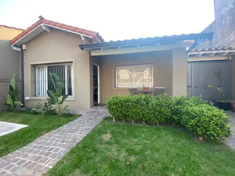 VENTA CASA 3 AMB CON PILETA - ITUZAINGO - Foto 0