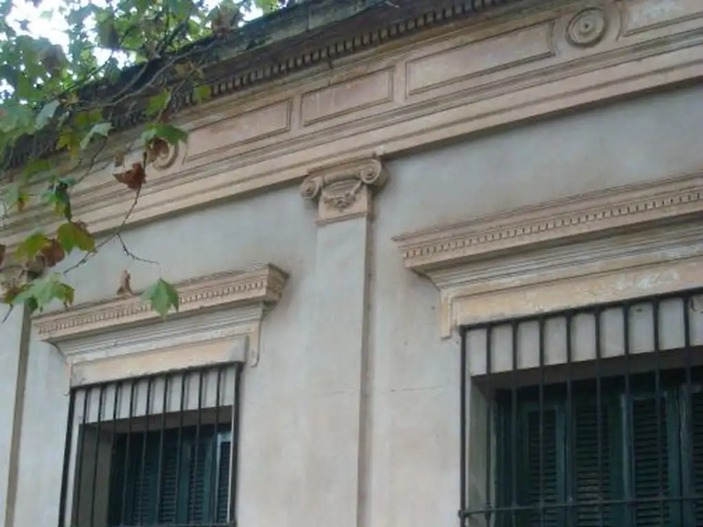 CASA ANTIGUA A LA VENTA EN ADROGUE CALLE TOLL 1394