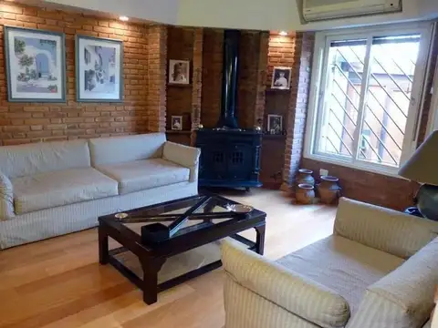 Casa en Venta - 5 ambientes - USD 640.000