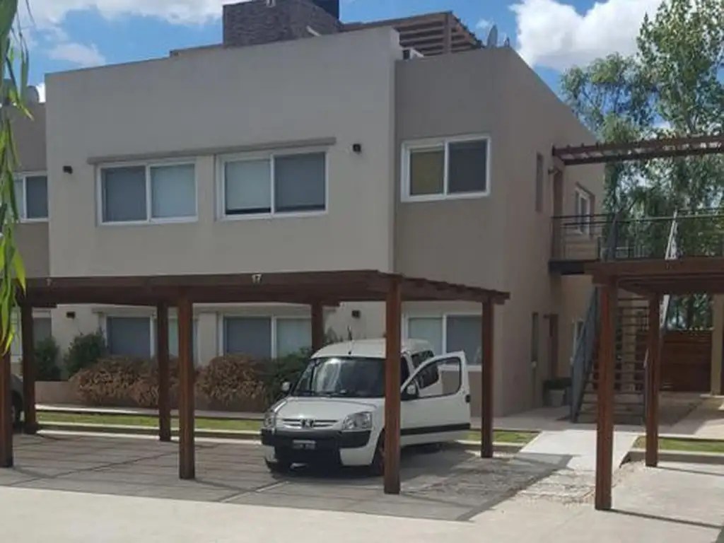 Departamento venta -2 dormitorios 1 baño 2 cocheras-  50mts2 totales - Haras Del Sur