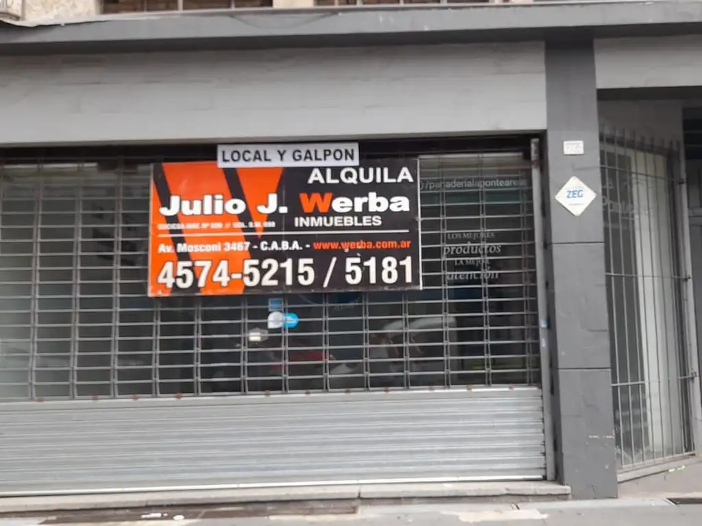 Gran Local sobre Avenida con galpon y oficinas