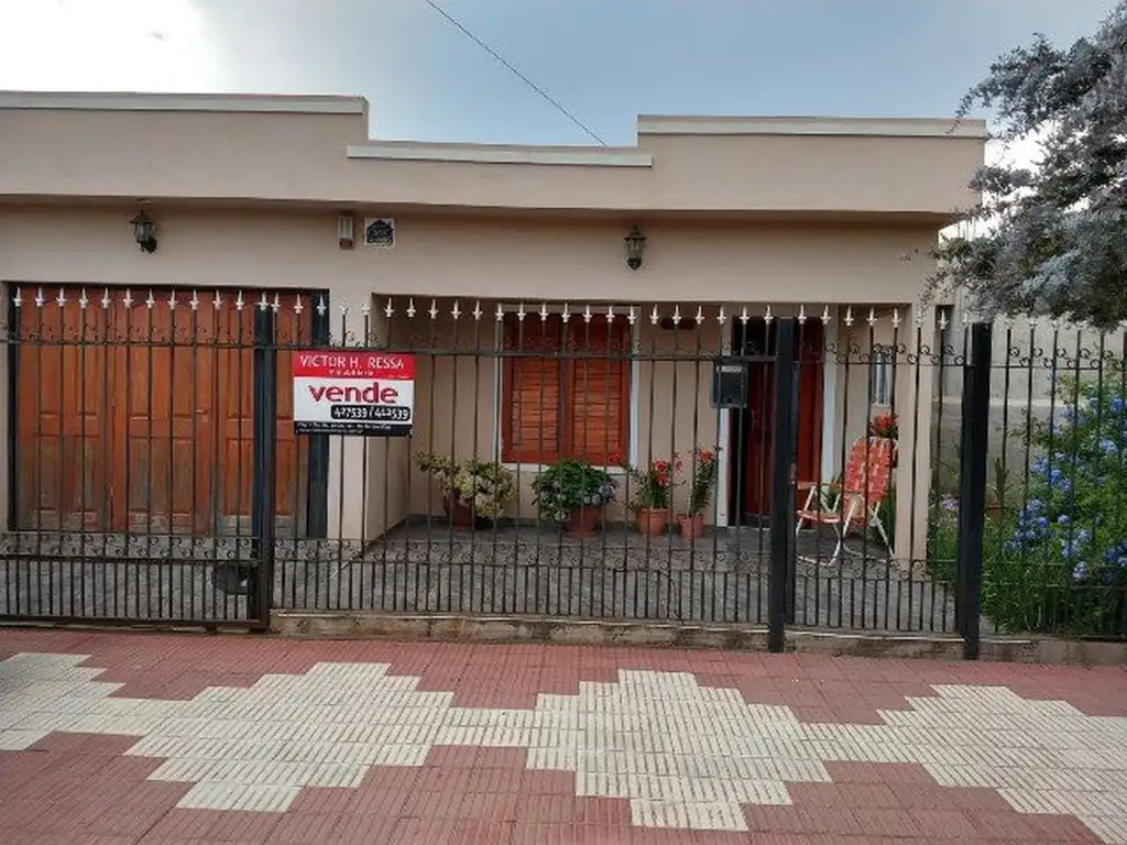 Vendo casa de 2 dormitorios en Río Tercero