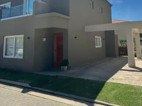 Casa Dúplex  en Venta en Saravi Village, Pilar, G.B.A. Zona Norte