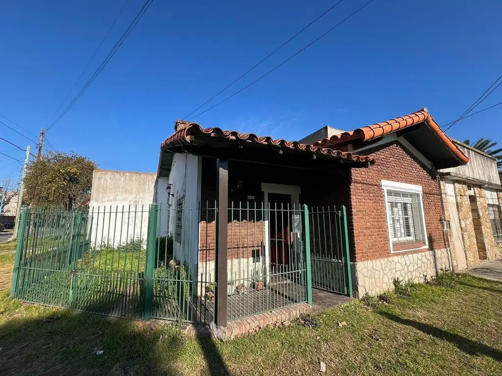 Casa de 3 ambientes en Venta en San Luis 2104, Quilmes!