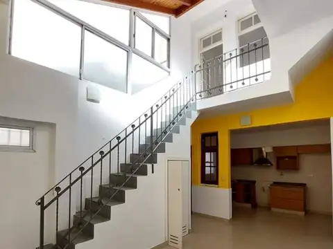 EN VENTA CASA DE PASILLO 3 DORM. BARRIO MARTIN