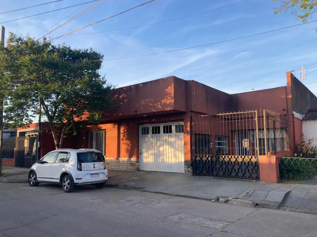 VENTA - CASA MULTIFAMILIAR