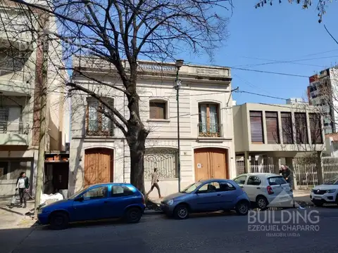 Casa en Venta ideal para Familia o constructores - La Plata