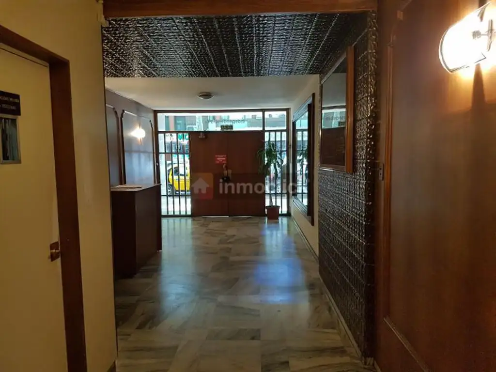 VENTA DEPARTAMENTO FRONTAL AV.ESPAÑA Y RIVADAVIA,CIUDAD MENDOZA.DOS DORMITORIOS - Foto 0