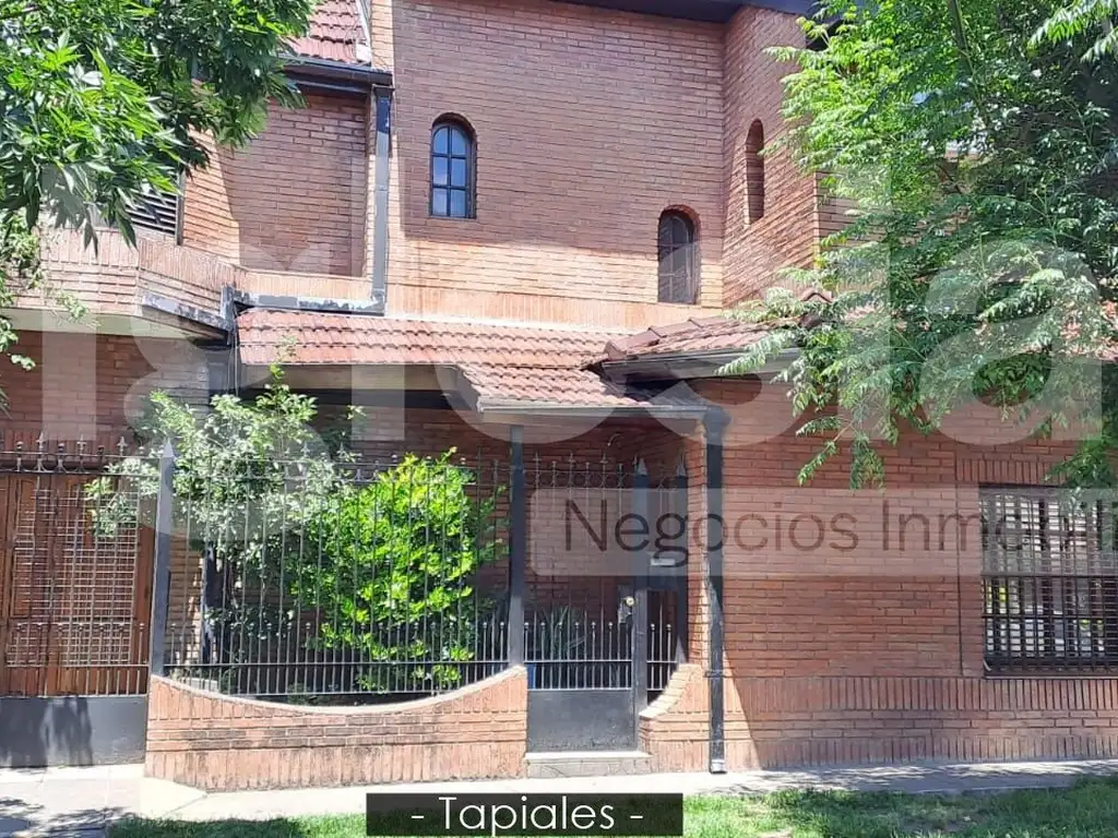 Casa en venta de 3 dormitorios c/ cochera en Tapiales