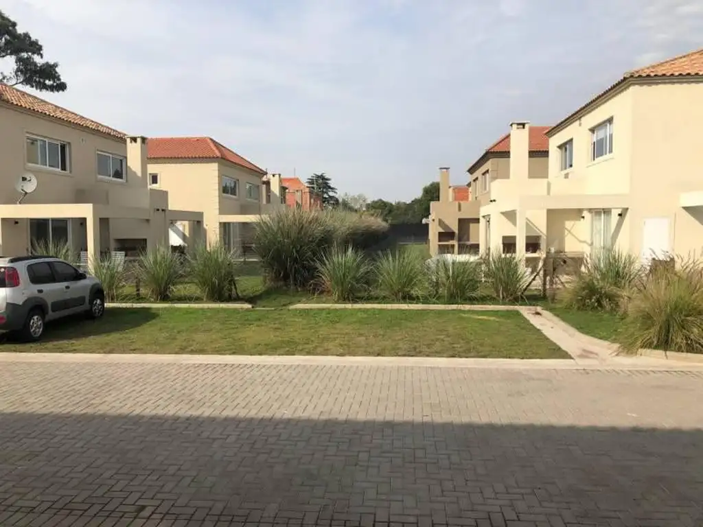 Casa  en Venta en Saravi Village, Pilar, G.B.A. Zona Norte