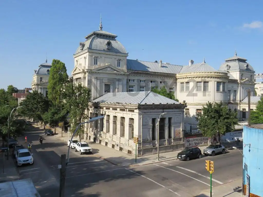 Venta Apartamento Enfrente A Facultad De Medicina. Oportunidad Para Estudiantes