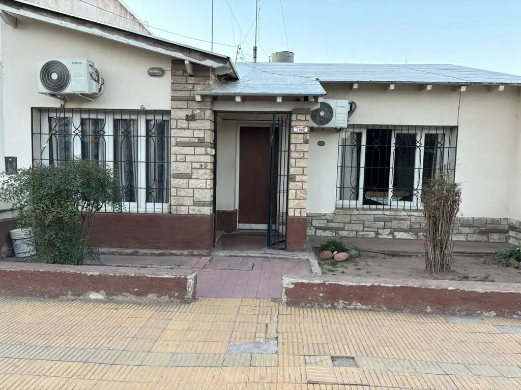 Casa - Venta - Argentina, Guaymallén - JUAN JOSE PASO 1000