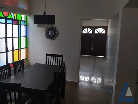 Casa en venta de 3 dormitorios. Pileta, parque, cochera.