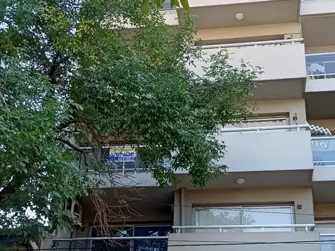 MONOAMBIENTE LOURDES SANTA FE Y ALVAER. BAJAS EXPENSAS. PILETA Y QUINCHO.U$S 51.000