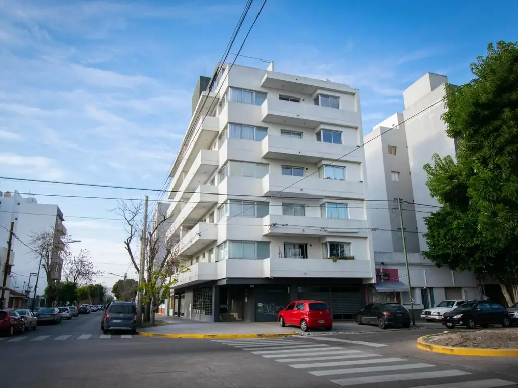 TRIPLEX EN VENTA - LA PLATA 