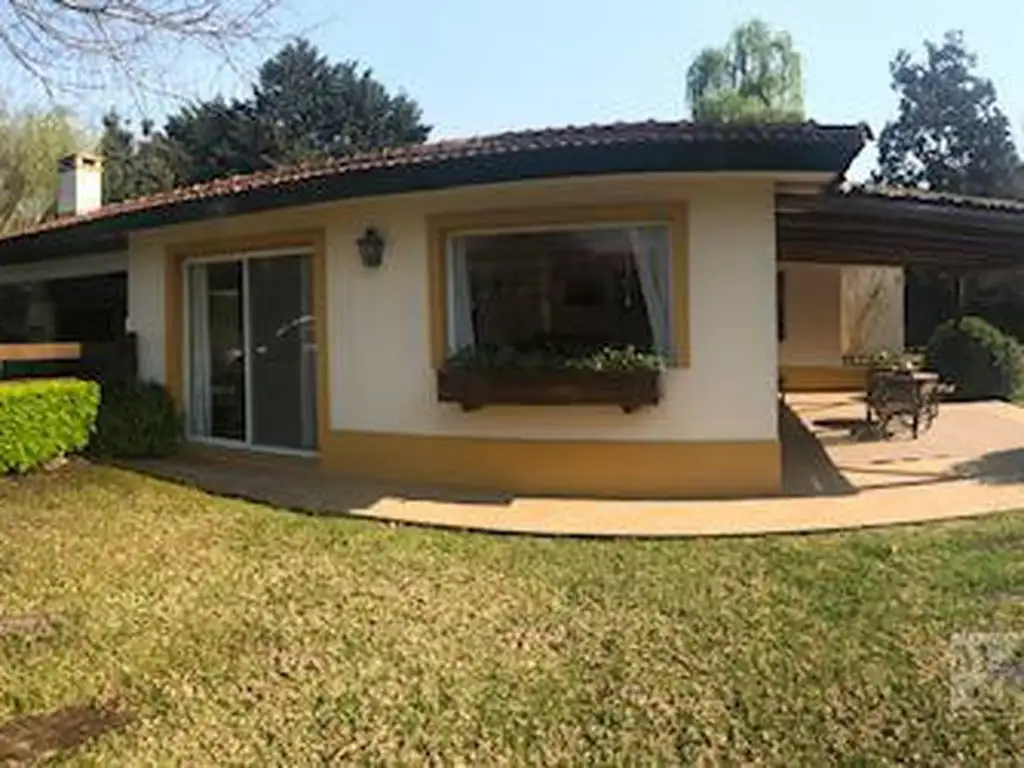 Casa en venta - Pilar Village