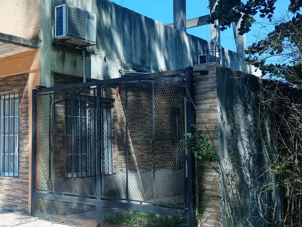 CASA AMERICANA EN GUTIERREZ U$S 90.000.-