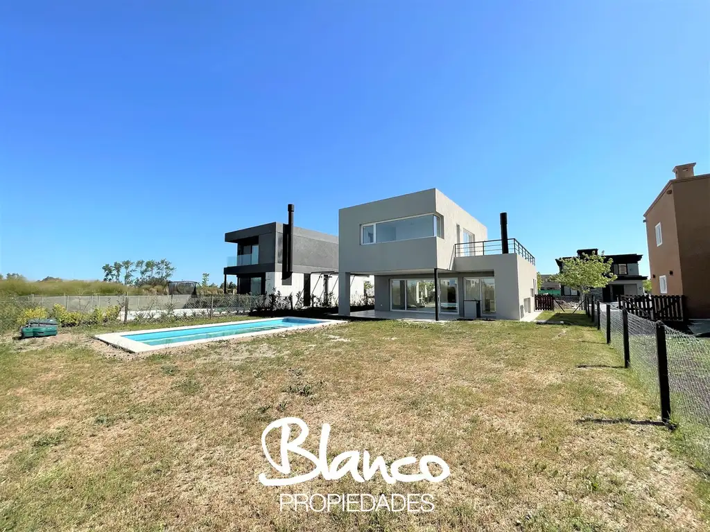 Venta casa en Puertos del Lago Barrio Araucarias - A Estrenar