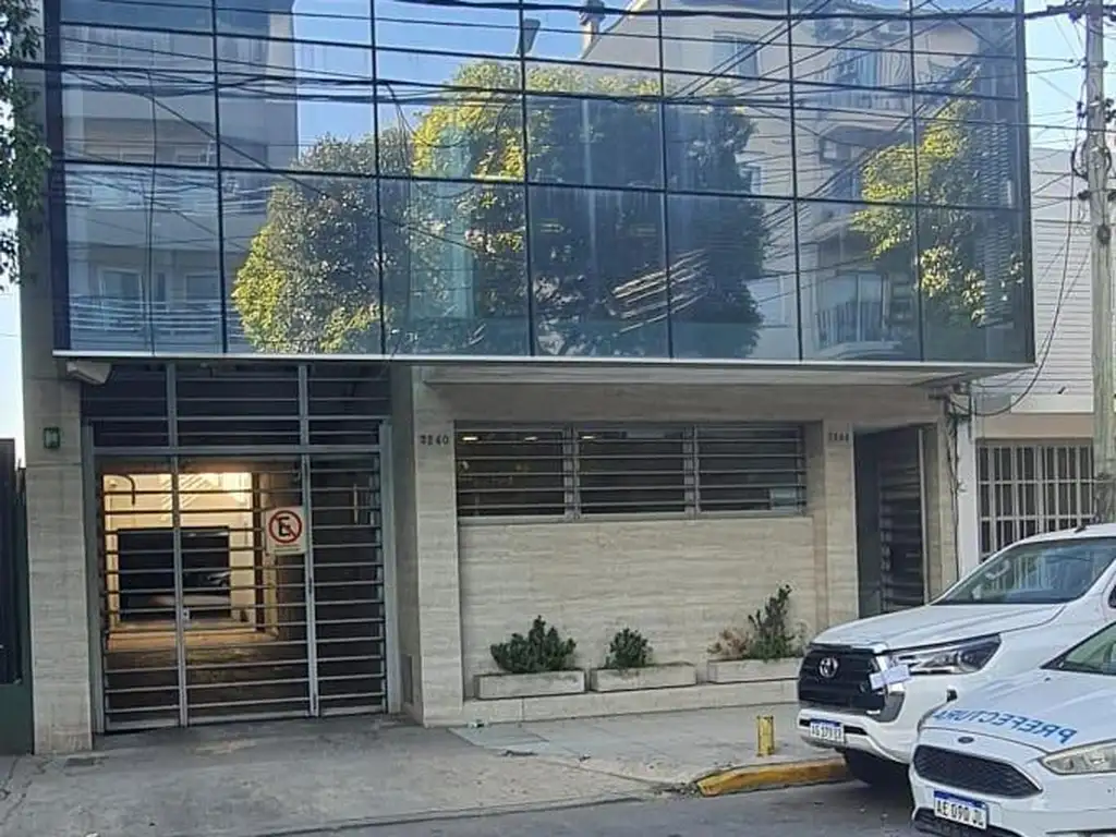 Edificio de Oficinas Estratégicamente Ubicado, Lote 389 m2, Cubiertos 1107 m2- En Venta.