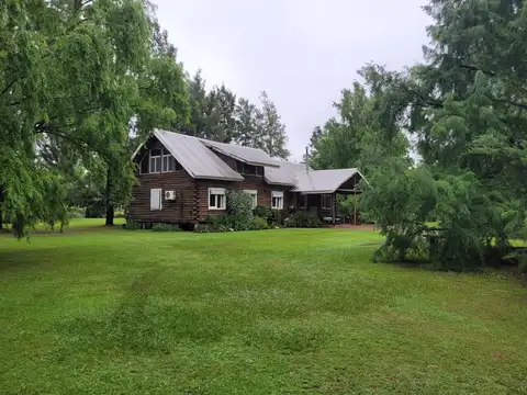 Venta casa sobre lote 1 ha c/pileta  zona Areco