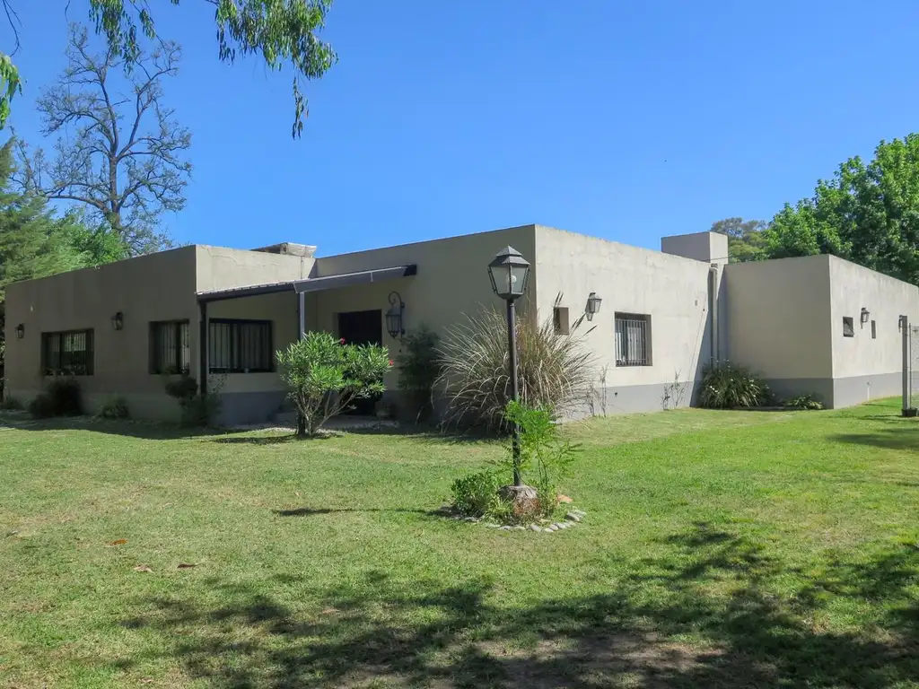 Parque Leloir - Venta - Casa Racionalista