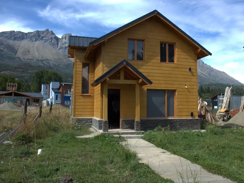 Casa a Estrenar de 80m2 en Barrio Anden - El Bolsón