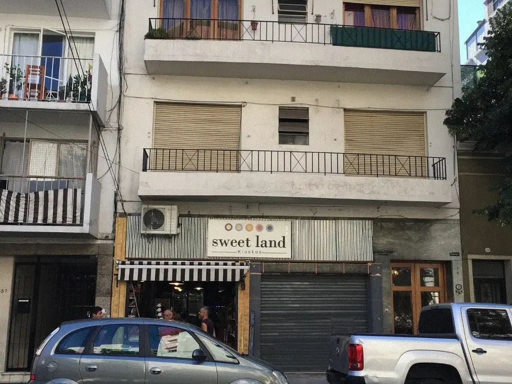 2 AMBIENTES CONTRA-FRENTE 40 M2 , PISO 2°, COCINA SEPARADA, BAJAS EXPENSAS,  RIO DE JANEIRO AL 500