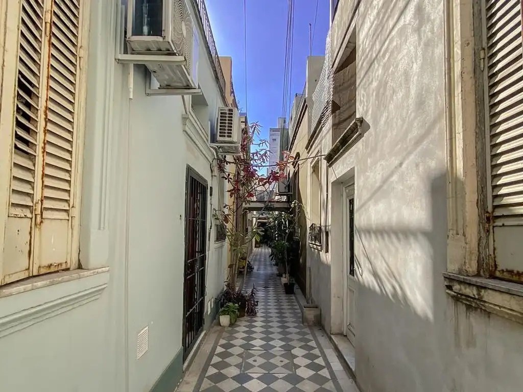 Casa Interna de tres dormitorios con Terraza a Reciclar