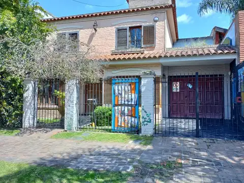 VENTA  APTA CRÉDITO - Casa 5 ambientes - Ituzaingó