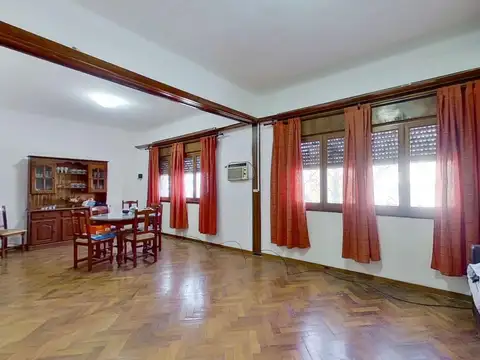 CASA 8.66 X 54.73 MAS GALPÓN EN VENTA EN CABALLITO