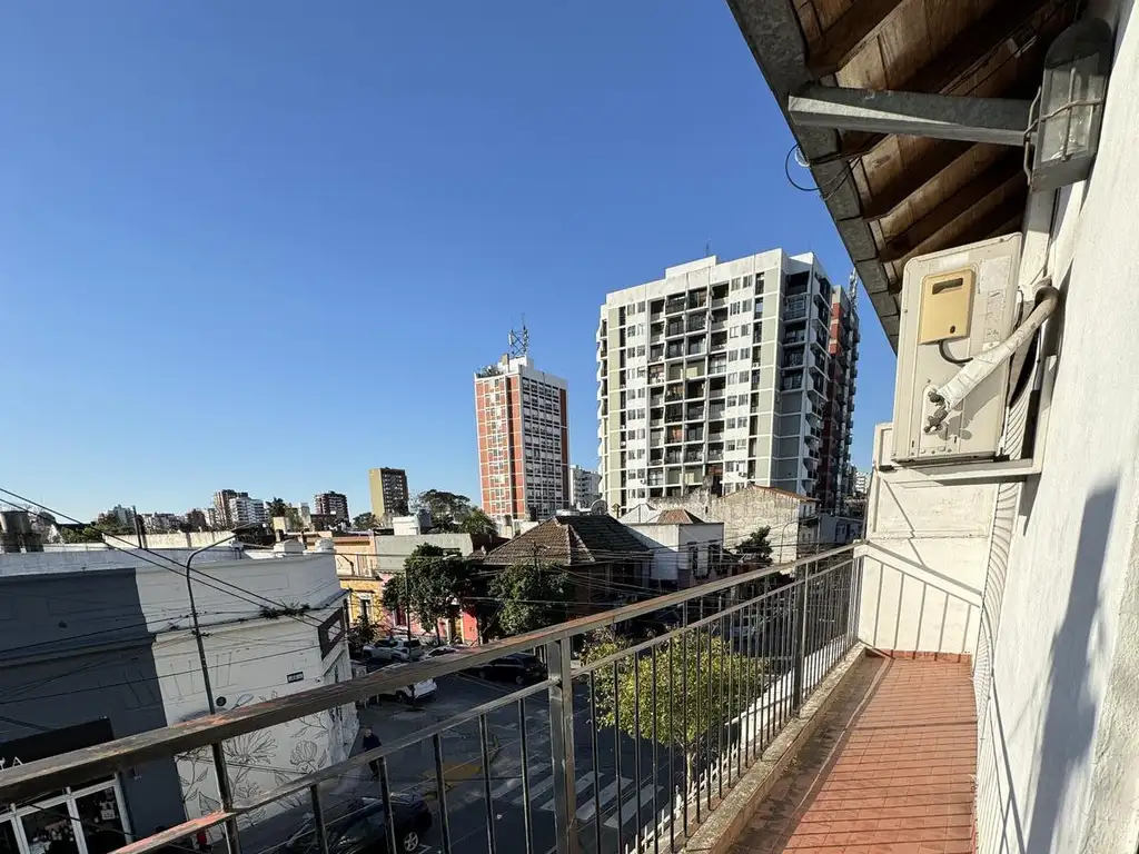 Departamento por escalera 2 amb con terraza y balcon apto credito SIN EXPENSAS