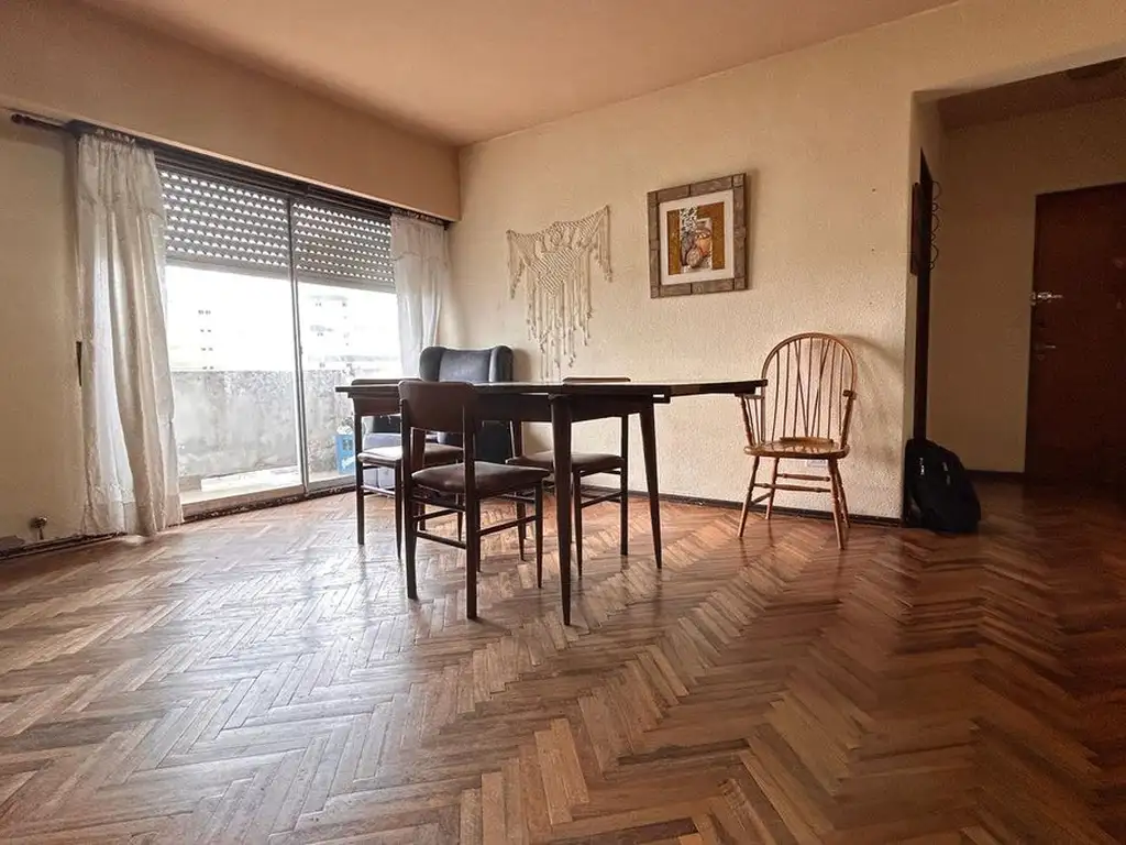 Venta departamento 3 ambientes con balcón