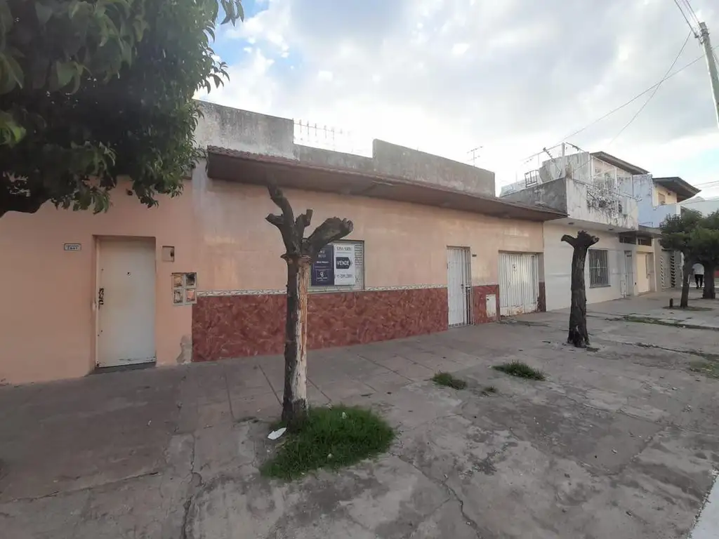 Venta-casa-3 Amb.-lote propio-Gregorio de Laferrere-negociable