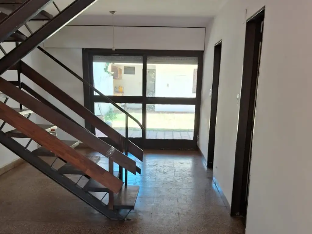 Duplex de 3 dormitorio y cochera zona Palacio de Justicia