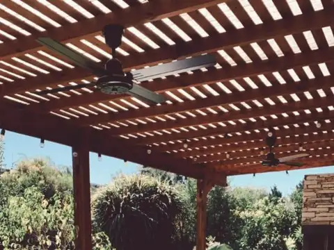 CASA | LOTE INTERNO | 3 DORM | 148 m2 | PILETA - Foto 0