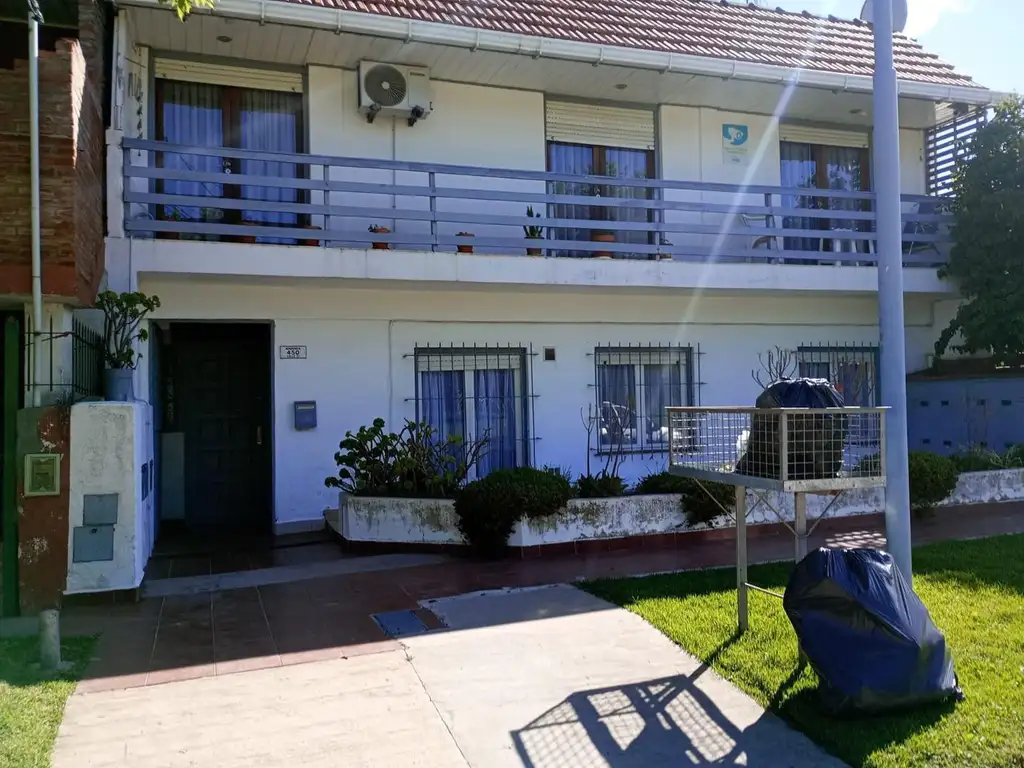 Venta. Departamento 2 ambientes con patio propio. Faro