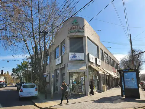 Edificio Comercial en Centro de Maschwitz - Av. Villanueva