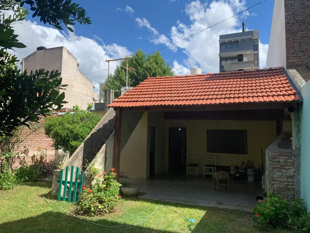 3 amb AMPLIO en pleno centro + JARDIN y QUINCHO apto 1 mascota, consulte + info!