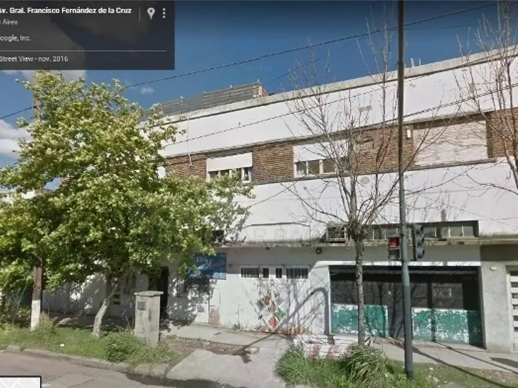 Venta de Galpón con dos locales