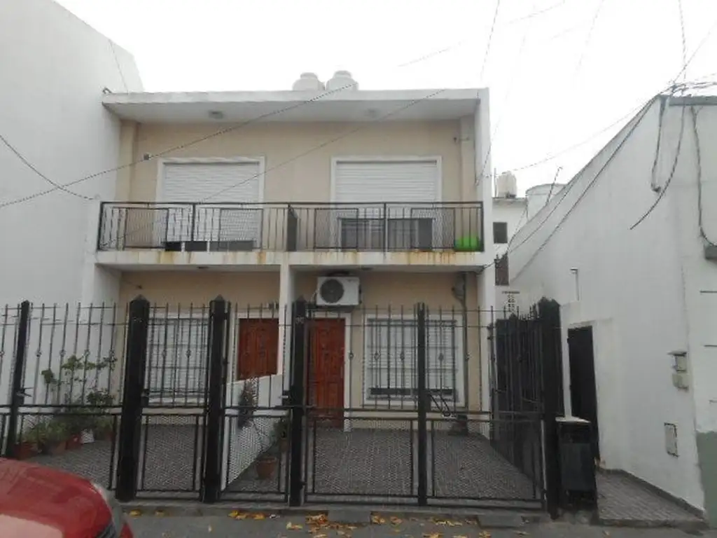 Divino Dpto. tipo casa 3 amb., ½ cuadra  Av. Mitre, c/gran p