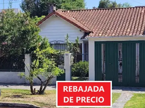 OPORTUNIDAD - A pasos de Boulevard de 25 de Mayo - Casa 3 dormitorios en VENTA - Merlo Sur