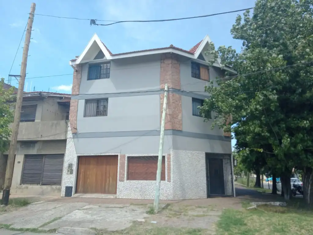 Casa venta en block en Avellaneda Gerli