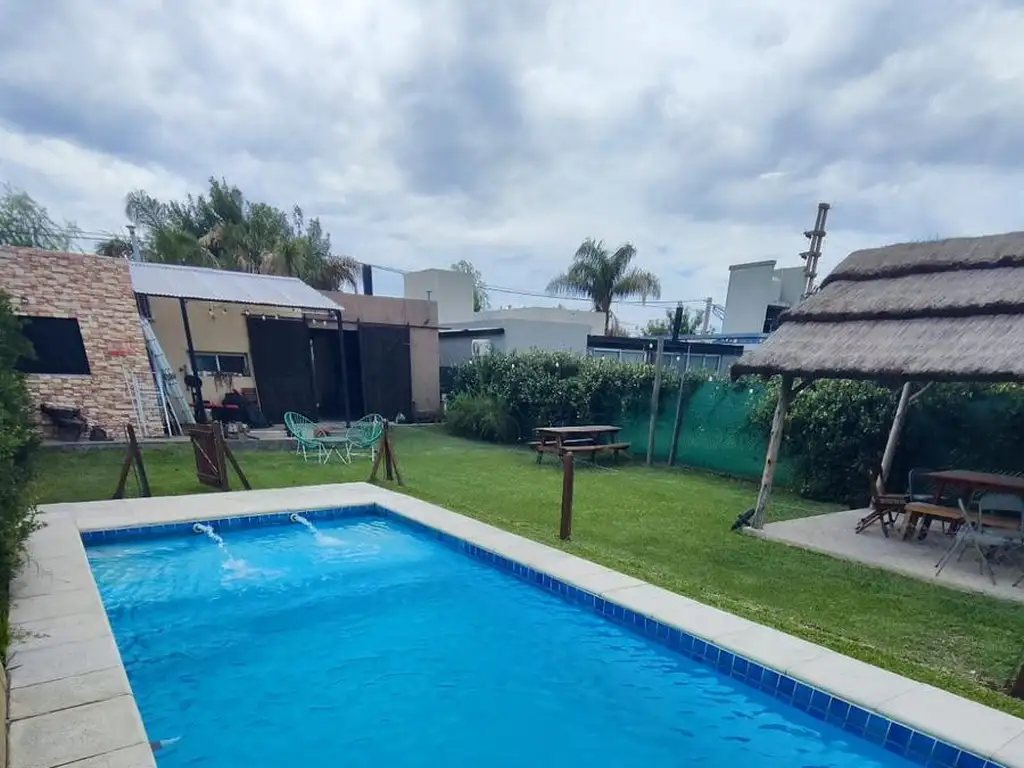 Casa en Roldan con Pileta, excelente zona a 4 cuadras de Ruta 9