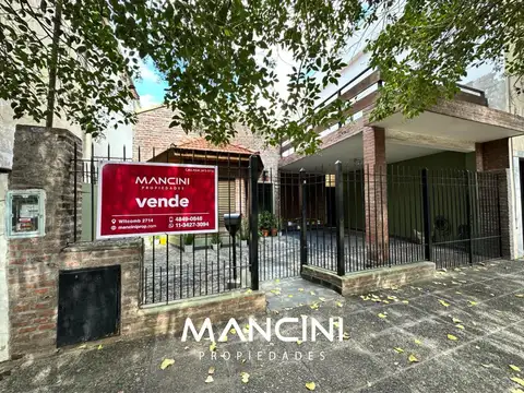 Casa en venta de 4 ambientes con cochera - Toma propiedad en parte de pago - Villa Ballester