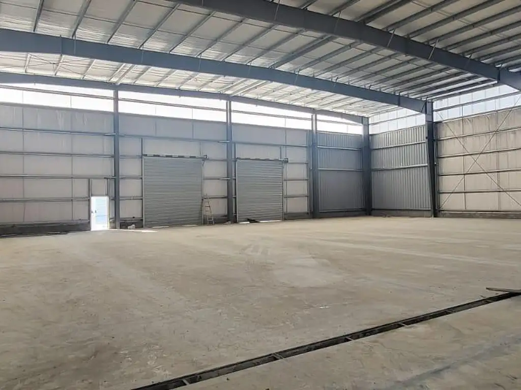 Oportunidad al costo - Galpón industrial en venta