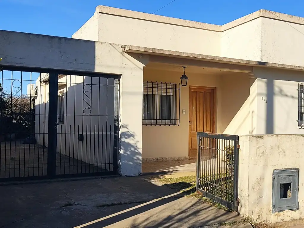 Casa Venta 4 Ambientes, 126m2, 1 Cochera, 28 E/ 13 Y 15, Navarro ...